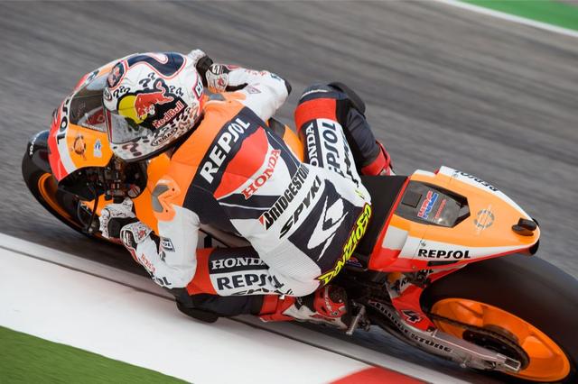 画像: 2009年、HRC契約ライダーとしてレプソル・ホンダのRCに乗るA.ドヴィツィオーゾ。1勝を記録し、ランキング6位となりました。 andreadovizioso.com