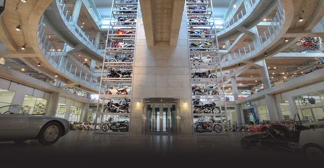 画像: 綺羅星のような2&4のレーシングマシン&公道車が、バーバーモータースポーツミュージアムには展示されています。 www.barbermuseum.org