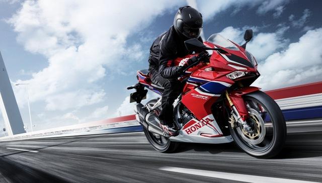 画像: HONDA公式サイトより/CBR250RR/グランプリレッド 税込788,400円 www.honda.co.jp