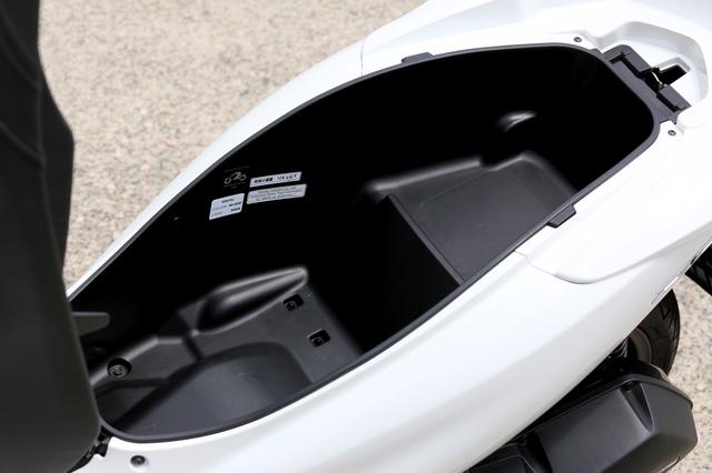 画像4: PCXは125ccスクーターの王様? 原付二種ならではの『コスパ&便利さ』だけのバイクじゃなかった!【ホンダオールすごろく/第28回 PCX】