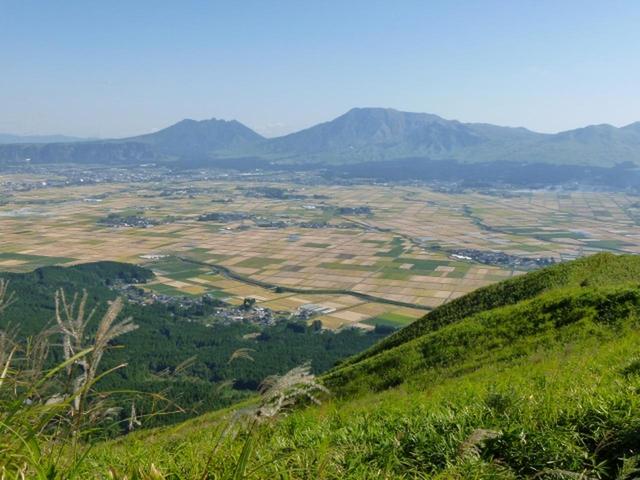 画像: 阿蘇山 www.photo-ac.com