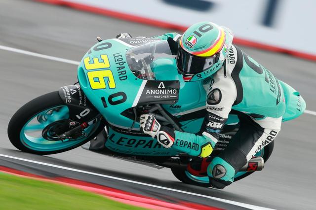 画像: 2016年シーズン、Moto3フル参戦初年度で初優勝をJ.ミル(KTM)は記録します。 www.motogp.com