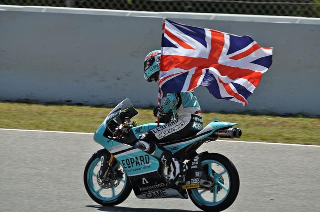 画像: 2015年カタルニアGPのMoto3クラスで、この年4勝目をマークしたD.ケント(ホンダ)。 en.wikipedia.org