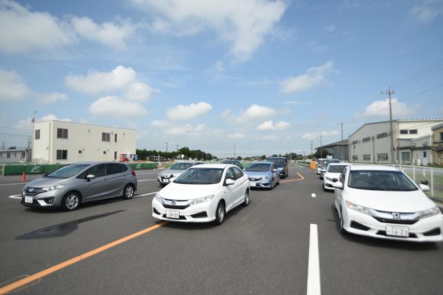 画像1: 早速レッスンスタート!慣れてる人も知って欲しい、運転姿勢について