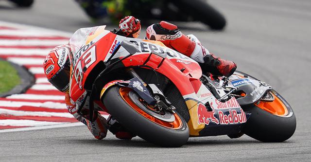 画像: 決勝2位のマルケスはポイントを395まで伸ばし、レプソル・ホンダのチームメイトであるホルヘ・ロレンソが持つ年間獲得ポイント記録(383ポイント)を塗り替えることに成功しました! www.honda.co.jp