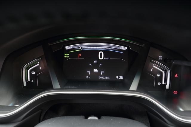画像: 必要となる情報が的確に表示されるマルチインフォメーションディズプレイを全車に採用する。