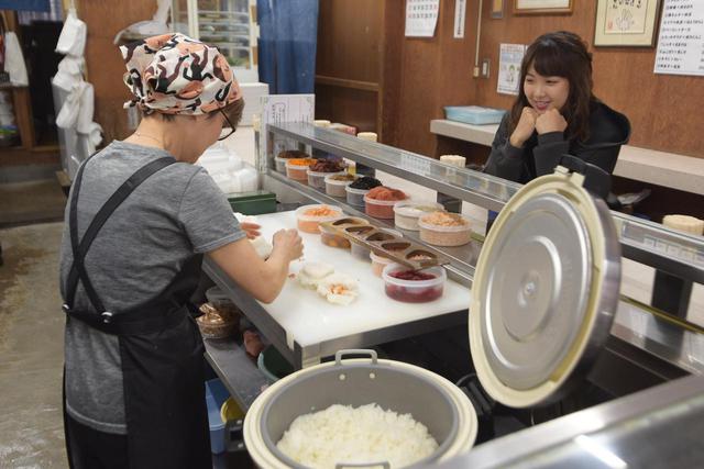 画像6: ほかほか美味しい手作りおにぎり屋にモンキー125で行ってみた!【声優・西田望見のA Little♡Rider @モンキー125 バナナイエロー】