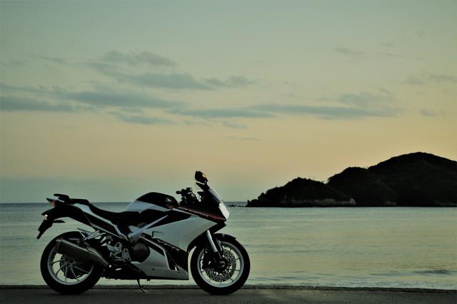 画像3: VFR800Fは中途半端?→真逆です!