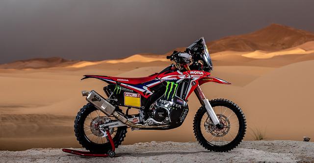 画像: 水冷4ストローク単気筒DOHCを搭載するワークスマシン、CRF450ラリー。449.4ccの排気量から、45kW(約60馬力)以上の最高出力を発生します。 www.honda.co.jp