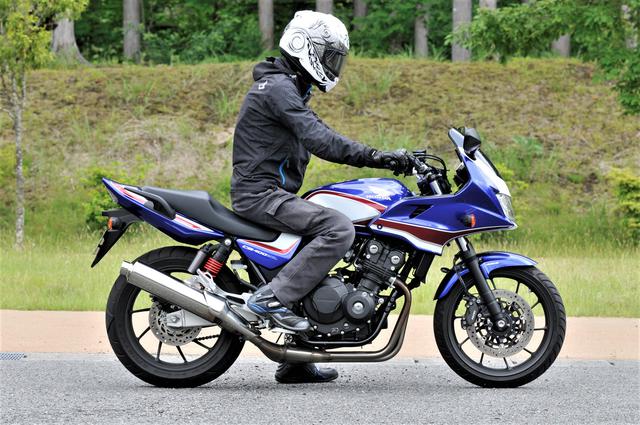 画像: ライダー身長176cm