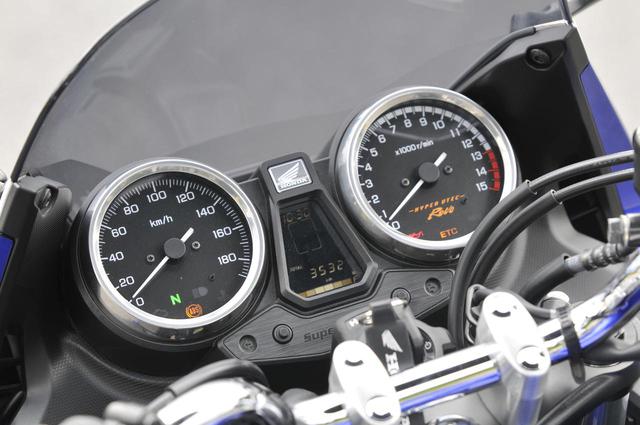 画像2: 400ccの排気量がもたらす余裕