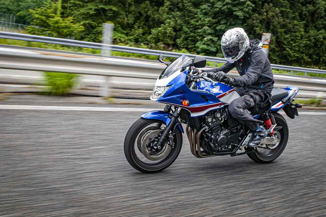 画像3: 高速道路でCB400SBの片鱗が見える