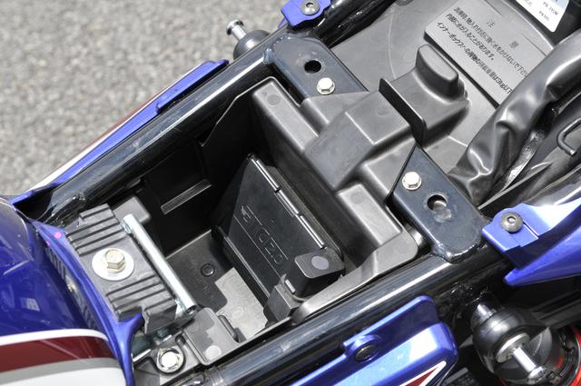 画像4: 高速道路でCB400SBの片鱗が見える