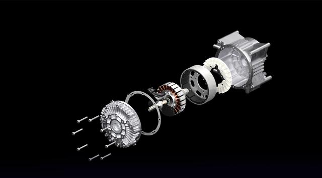 画像: 三相ブラシレスDCモーターの定格出力1.6kW/3,600rpm、最大出力1.8kW/3,600rpmです。ホンダの長年にわたる発電機開発で培った巻線技術が活用されており、密閉構造を採用した高剛性モーターのため、建機用途にも耐えうる耐振動性と耐塵性を備えています。 www.honda.co.jp