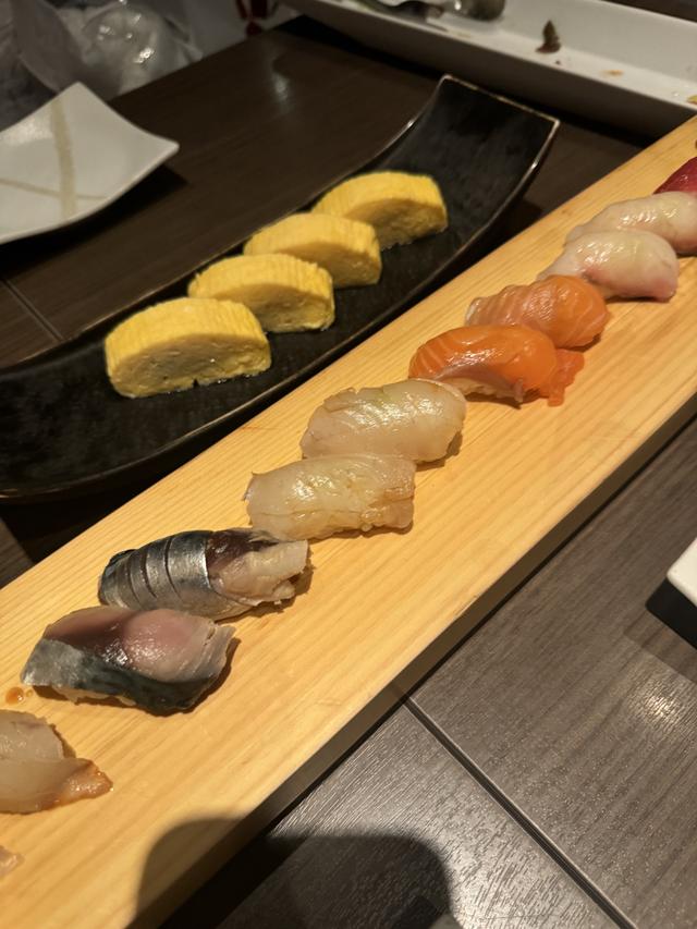 画像: 握り寿司の美しい並び