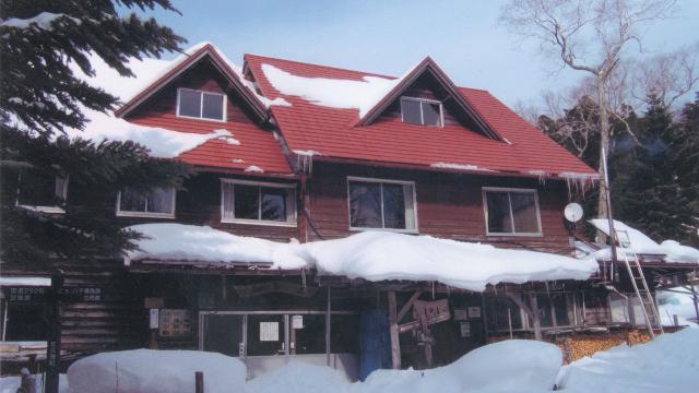 画像: 4 青苔荘(せいたいそう、通年営業) 雪山入門プランもあり