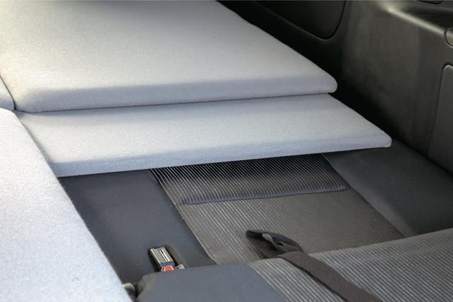 画像: シートの凹凸を解消するサポートマット