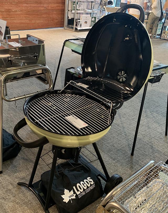 画像: 「LOGOS CHEF 蓋付きガーデングリル」。本体は琺瑯加工。54,500円