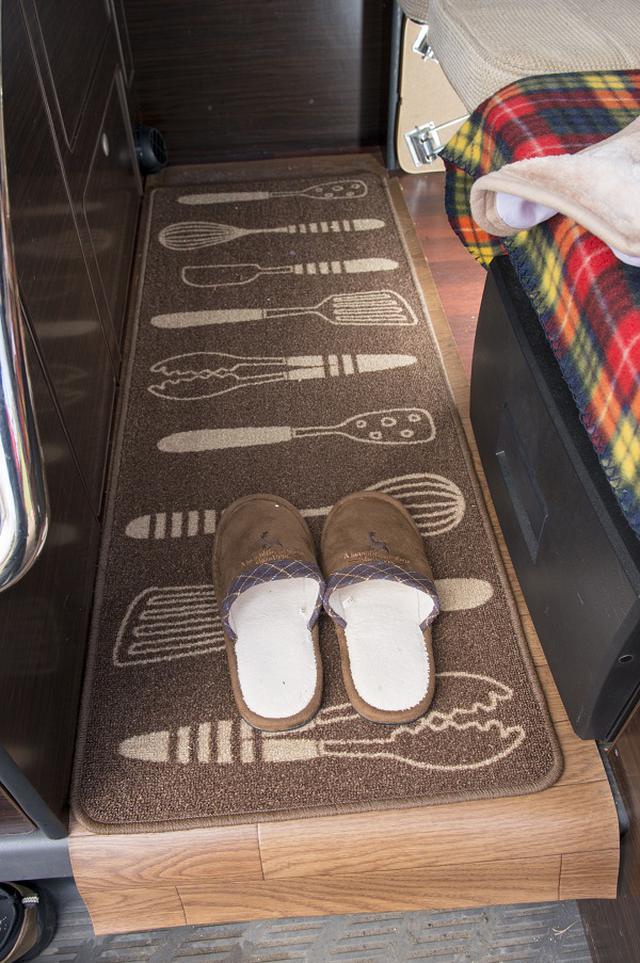 画像: 【クルマの防寒対策3】 冷えと汚れ対策にマットとシートを利用