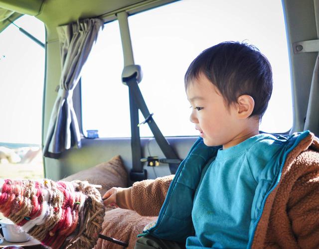 画像: 以前に車中泊させてもらったお友だちの車の中。