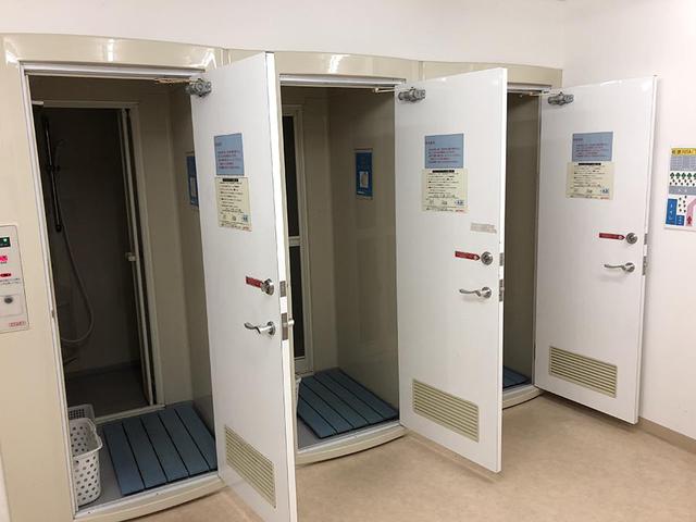 画像: 山口県・佐波川SAのコインシャワーは10分200円。シャンプーやタオルはないので、敷地内のコンビニで購入。