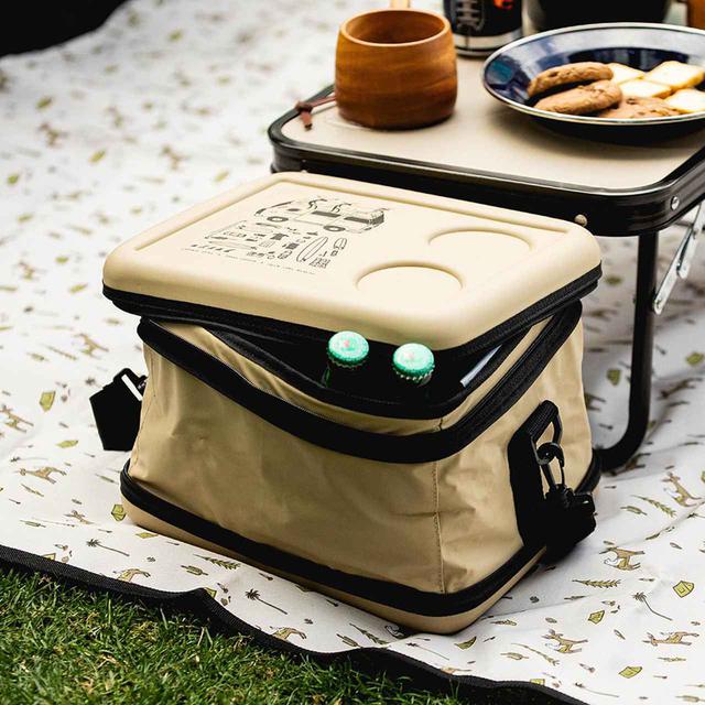 画像: コンパクトに収納できるソフトタイプのクーラー。フタ部分はサブテーブルとしても使える。クーラーボックス 12L 4,180円。