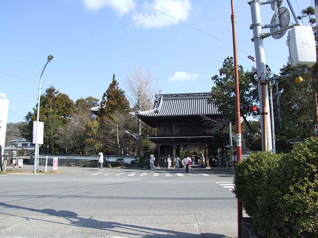 画像: 1番札所 霊山寺/八十八カ所のなかで、最初に訪れた霊山時。風格のある仁王門がお遍路たちを迎えてくれる。