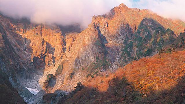 画像: 秋の一の倉沢は格別! 谷川連峰/谷川岳&水上温泉