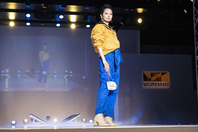 画像: フード付きで前立てが取り外し可能な「裏アルミMA-1タイプジャンパー」(2900円)。「綿混腰伸ツナギ服」(1900円)を合わせるのはワークマンならでは⁉
