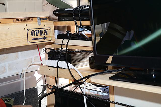 画像1: 車内のエンタメ 環境はPS3とWi-Fiルーターで構築