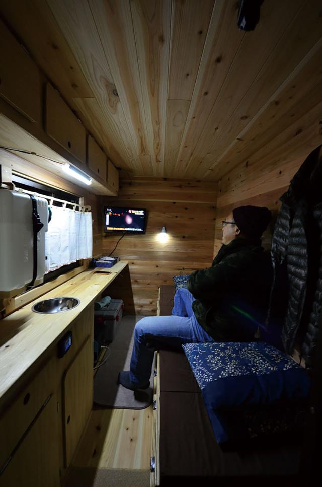 画像1: 電気とテレビは絶対に必要なアイテム!