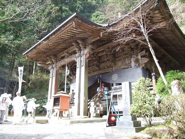 画像: 45番札所 岩屋寺。