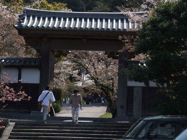画像: 50番札所 繁多寺。
