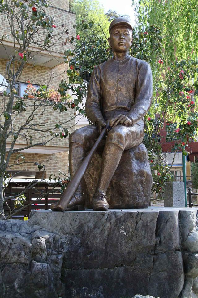 画像: 日本を代表する歌人・正岡子規は愛媛県松山市出身。本人が登場する小説では松山地方の方言『ぞなもし』が頻繁に使われていた。