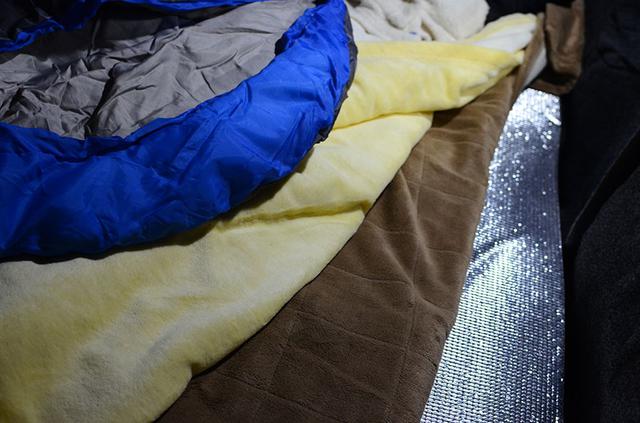 画像2: 銀マットを使って冷気をシャットアウト!