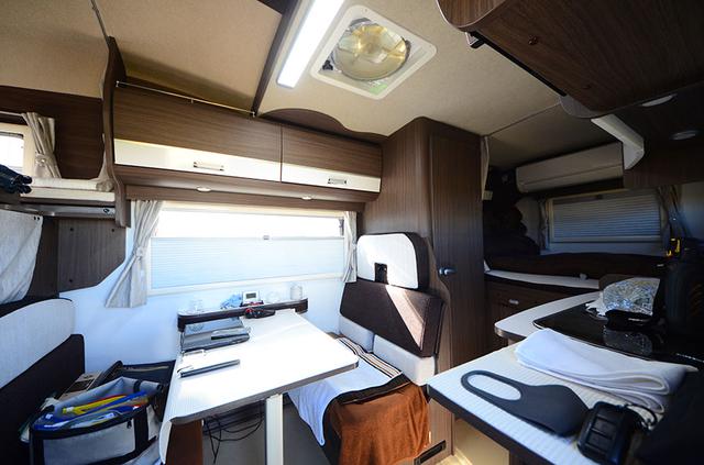 画像1: 強力な電力システムが快適な車中泊空間をつくり出す
