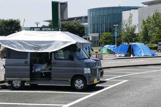 画像: 人通りの多い場所は避ける