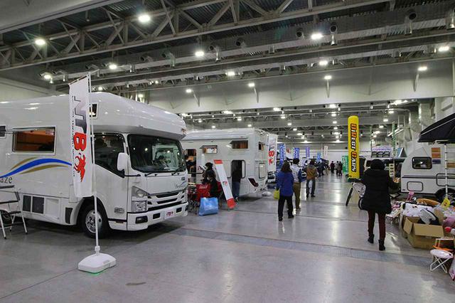 画像1: 車中泊旅に行きたくなる、こだわりのキャンピングカー