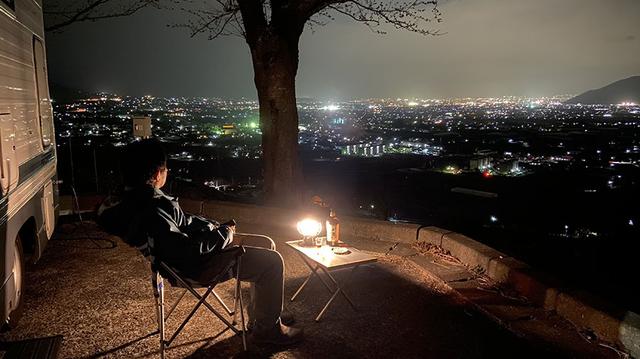 画像: 見てください、この美しい夜景!