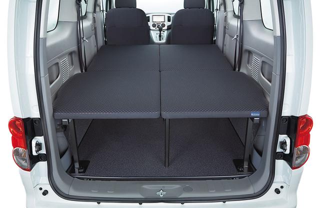 画像: NV200バネット マルチベッドワゴン。