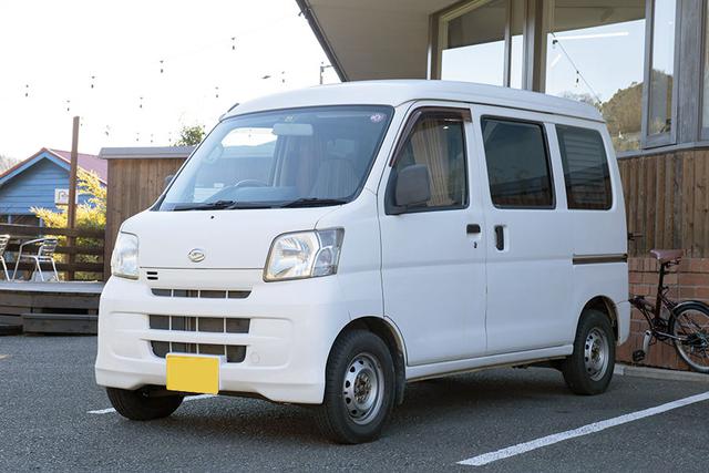 画像: 渡辺圭史さんの愛車、ダイハツのハイゼットカーゴハイルーフ。