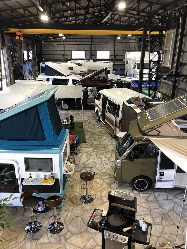 画像2: ダイレクトカーズの人気キャンピングカー&車中泊カーが勢ぞろい!