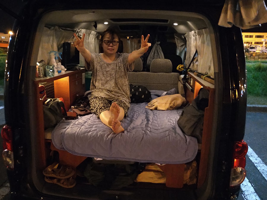 画像4: 【2日目】船から朝日を拝みつつ苫小牧到着。夜は釧路の屋台村で海鮮天国だ!