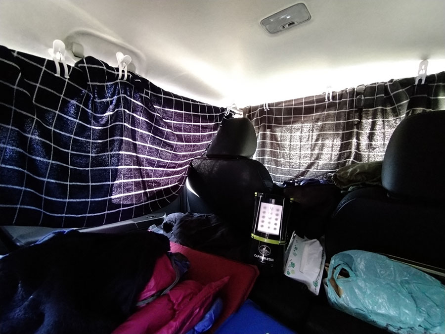 画像: ふだんはレンタカーで車中泊旅を楽しんでいる。