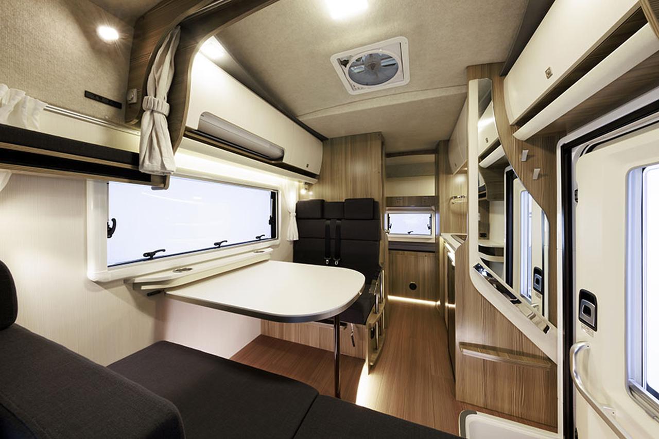 5人就寝でもストレス知らず！長期のキャンピングカー旅を全方位ケア