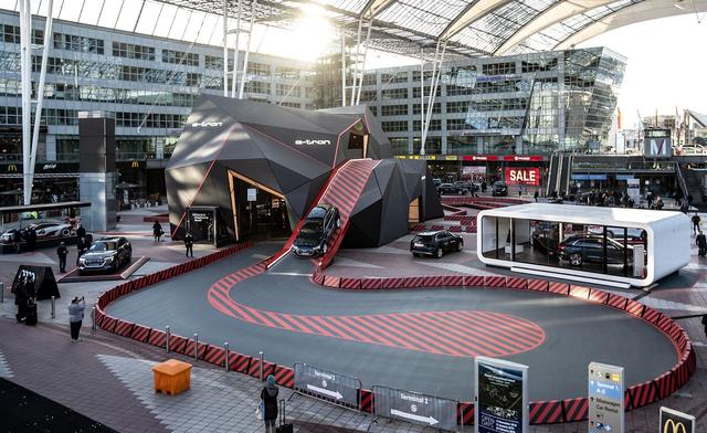 画像2: Audiのパビリオンがミュンヘン空港に出現