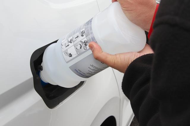 画像6: 【Golf Touran TDI】AdBlueを自分で補充してみた!