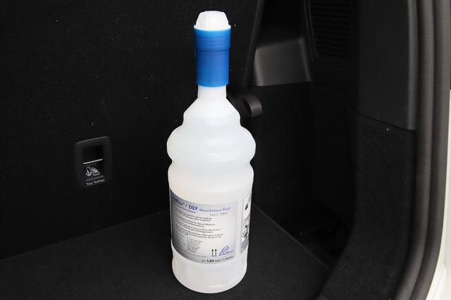 画像2: 【Golf Touran TDI】AdBlueを自分で補充してみた!
