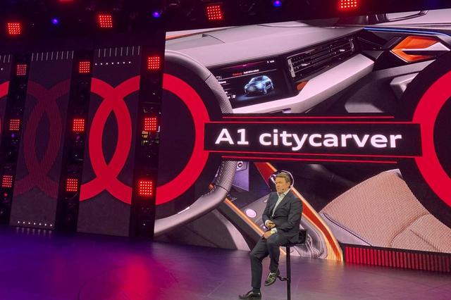 画像4: IAA2019のAudiブースに早く行った人だけが見られた
サプライズ中のサプライズとは!