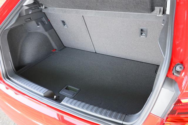 画像3: 【ミニ試乗記】Audi A1 Sportback 35 TFSI Advance